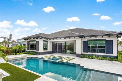 (private lake, pond, coastal) Home For Sale in Palm Beach Gardens Florida