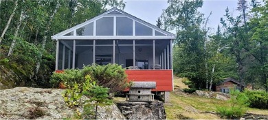 Enchanting waterfront property made up of 2 lots has location - photo 4