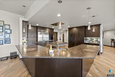 Luxury Living on Red Rocks Golf Course Modern elegance meets - photo 5
