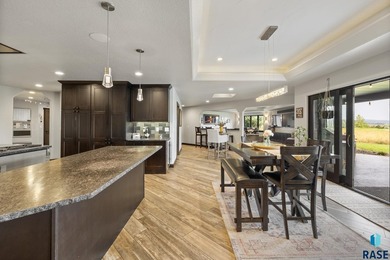 Luxury Living on Red Rocks Golf Course Modern elegance meets - photo 6