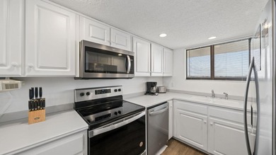 Unobstructed Emerald Gulf views from the 8th floor, income on - photo 8