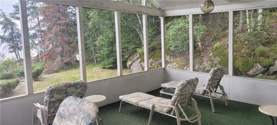 Enchanting waterfront property made up of 2 lots has location - photo 10