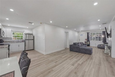 Welcome to this updated home in the heart of Fort Lauderdale - photo 3