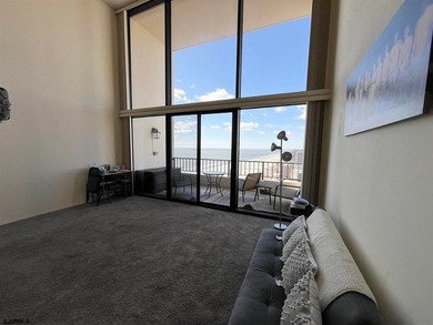 EXCEPTIONAL SOUTHSIDE PENTHOUSE OPPORTUNITY Experience elevated - photo 2