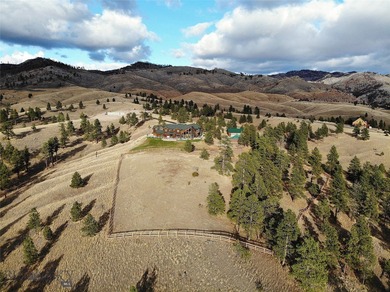 There are plenty of luxury homes. There are very few places - photo 3