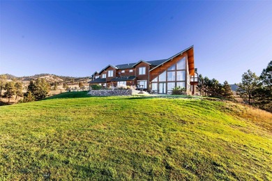 There are plenty of luxury homes. There are very few places - photo 4