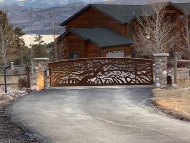 There are plenty of luxury homes. There are very few places - photo 5