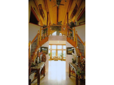 There are plenty of luxury homes. There are very few places - photo 7