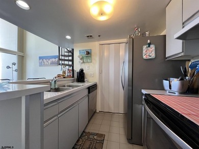 EXCEPTIONAL SOUTHSIDE PENTHOUSE OPPORTUNITY Experience elevated - photo 10