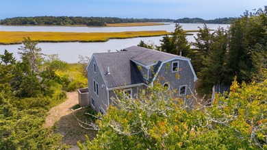 A waterfront gem, where your back yard meets the water's edge in - photo 36