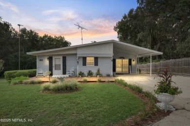 Lake Home For Sale in Pomona Park, Florida