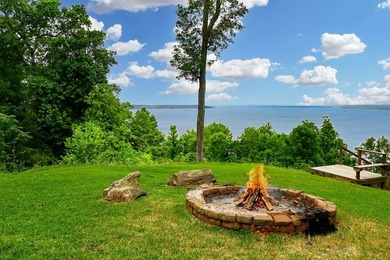 Lake Sam Rayburn Living at Its Best! This beautifully updated - photo 3