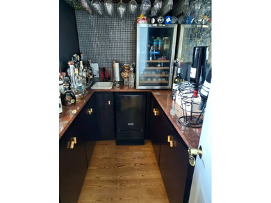 Look at the pictures as this one is hard to explain. Upscale - photo 8