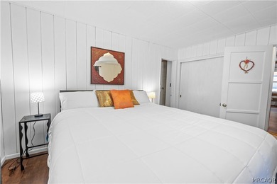 Experience the charm of a nearly century-old Big Bear cabin-full - photo 17