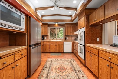 Experience the perfect blend of rustic elegance and contemporary - photo 18