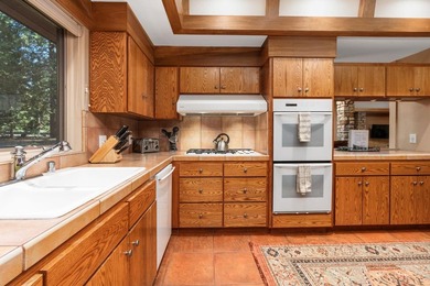Experience the perfect blend of rustic elegance and contemporary - photo 19