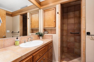 Experience the perfect blend of rustic elegance and contemporary - photo 25