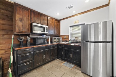 2 CABINS for a combined total of 3 bedrooms and 2 bathrooms and - photo 6