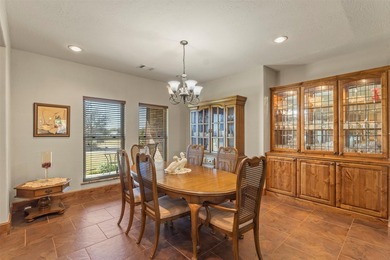 Welcome to this impressive custom home in the gated Texoma - photo 6