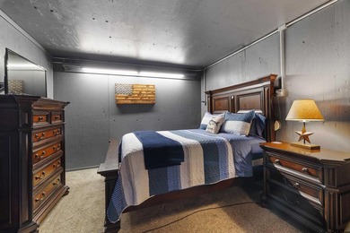 2 CABINS for a combined total of 3 bedrooms and 2 bathrooms and - photo 10