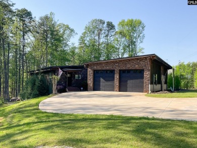 Lake Home For Sale in Fair Play, South Carolina