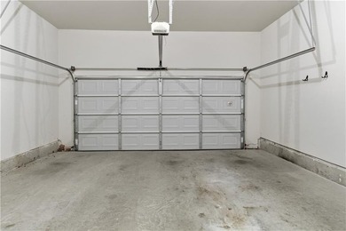 Welcome home to this beautifully designed executive residence in - photo 36