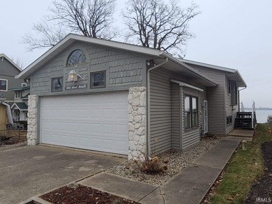 Lake Wawasee Home For Sale in Syracuse Indiana