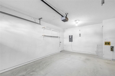 An amazing opportunity to live in an Antigua townhome in a - photo 44