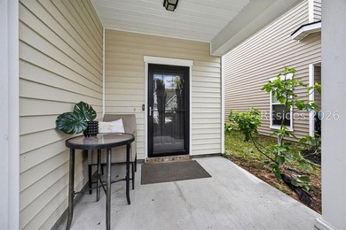 Palmetto Pointe Townes, 3-bedroom 2.5 bath, single-family home - photo 3