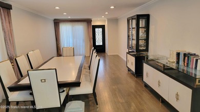 Amazing opportunity to own this modern and fully upgraded - photo 8