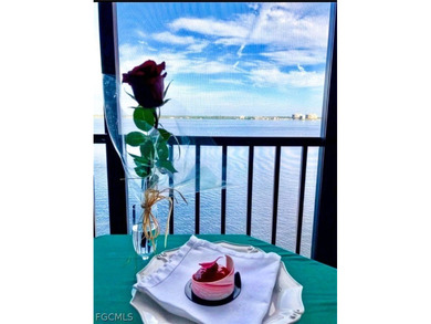 Caloosahatchee River Condo For Sale in Fort Myers Florida