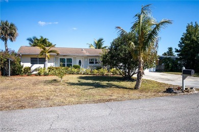 Caloosahatchee River Home Sale Pending in North Fort Myers Florida
