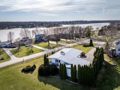 Lake Home For Sale in Lake Summerset, Illinois