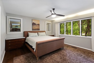 Discover the perfect Lake Keowee retreat. This stunning - photo 12