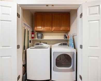 A fully furnished 3-bedroom, 2-bathroom residence is ready for - photo 14