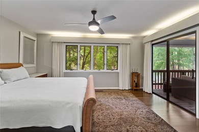 Discover the perfect Lake Keowee retreat. This stunning - photo 14
