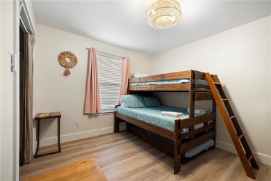 A fully furnished 3-bedroom, 2-bathroom residence is ready for - photo 17