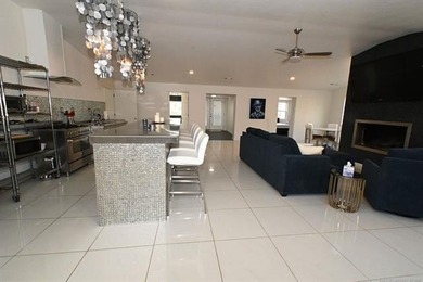 A Touch of Modern - Fully Furnished & Remodeled Near Lake - photo 23