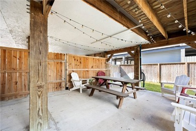 A fully furnished 3-bedroom, 2-bathroom residence is ready for - photo 28