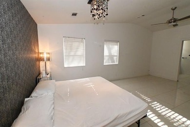 A Touch of Modern - Fully Furnished & Remodeled Near Lake - photo 29