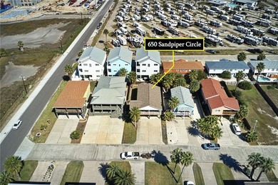 A fully furnished 3-bedroom, 2-bathroom residence is ready for - photo 33