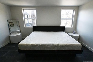 A Touch of Modern - Fully Furnished & Remodeled Near Lake - photo 38