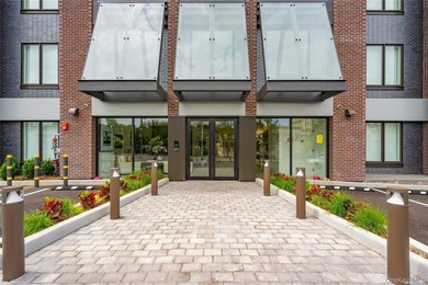 The only new construction condominium building in Great Neck, NY - photo 2