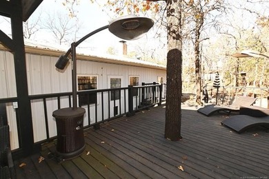 A Touch of Modern - Fully Furnished & Remodeled Near Lake - photo 45