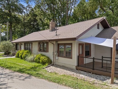 Enjoy lake living with this well-maintained 3-bedroom - photo 4
