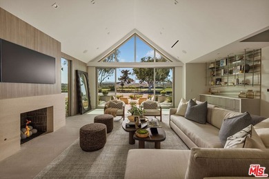 Set within the prestigious Dover Shores enclave and directly - photo 3