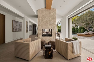 Set within the prestigious Dover Shores enclave and directly - photo 6