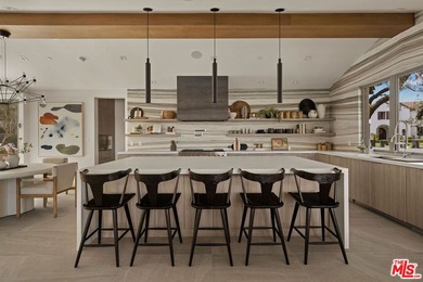 Set within the prestigious Dover Shores enclave and directly - photo 8
