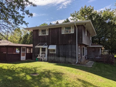 Rock River - Winnebago County Home For Sale in Machesney Park Illinois