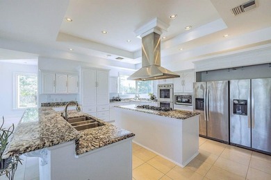 Experience a true private retreat in this extraordinary estate - photo 5